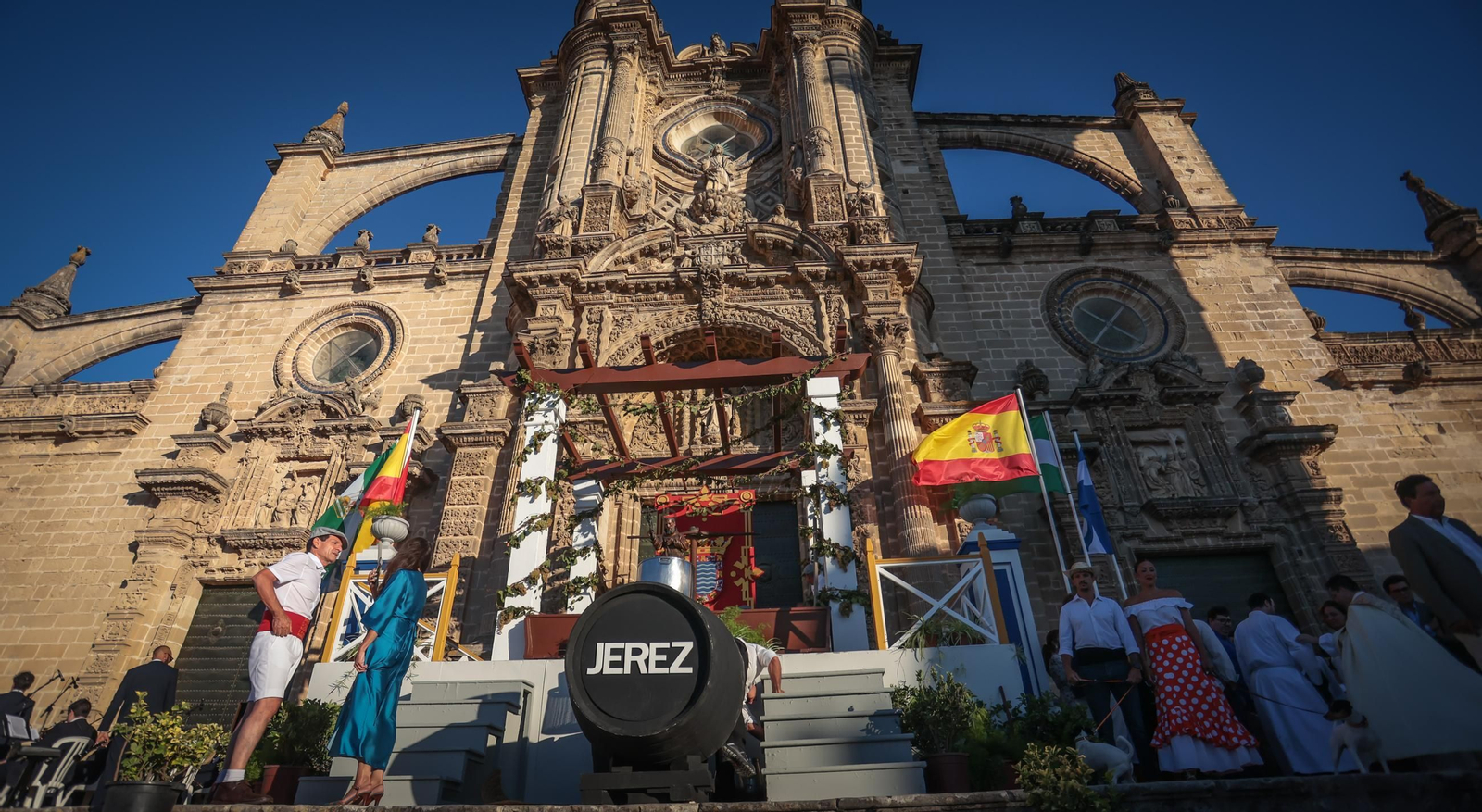 Imágenes de la Pisa de la Uva en la Catedral de Jerez