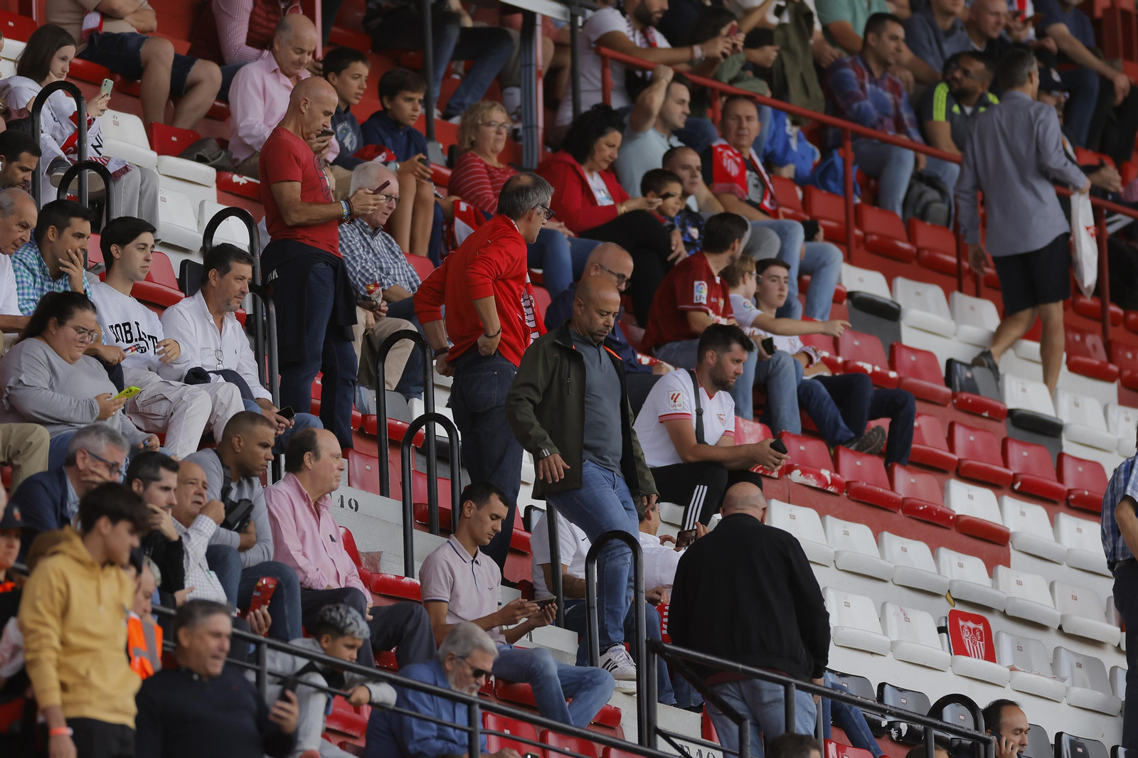 Búscate en las fotos del Sevilla-Madrid