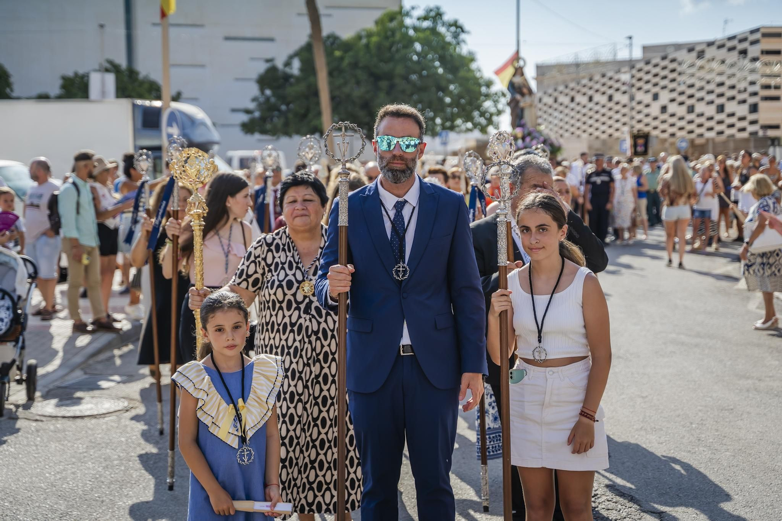 La procesión de la Virgen del Carmen y Santa Ana pone el broche final a las fiestas del Puerto de Roquetas