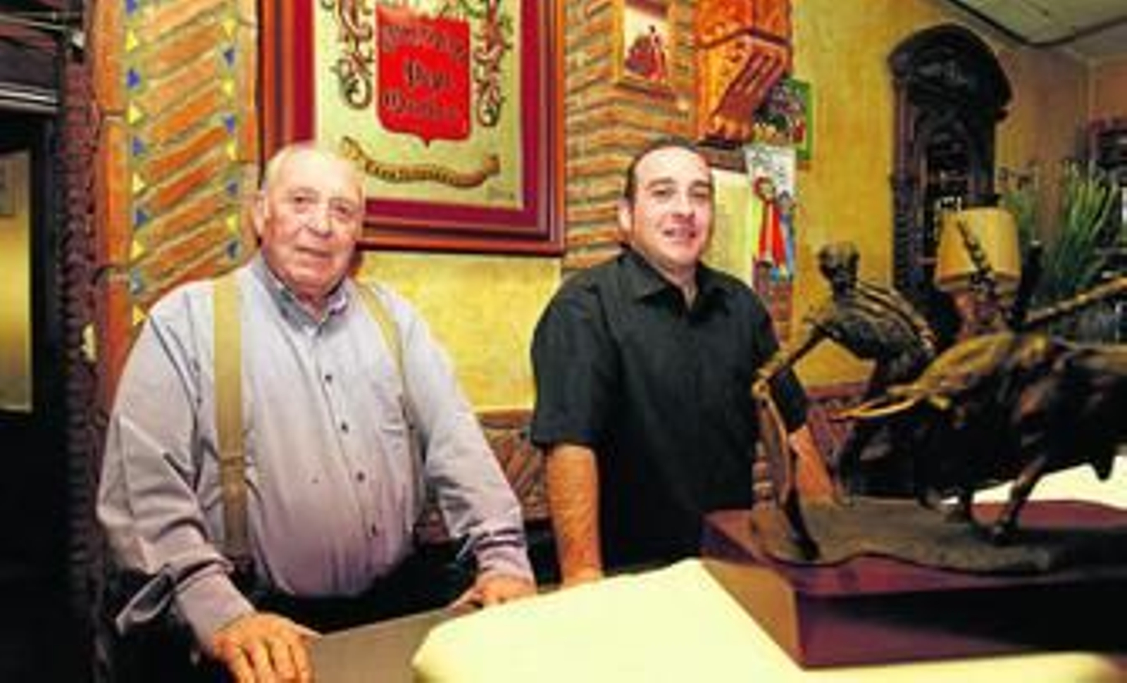 Pepe Quiles junto a uno de sus hijos, David, que se encarga del negocio junto a su hermano Carlos.