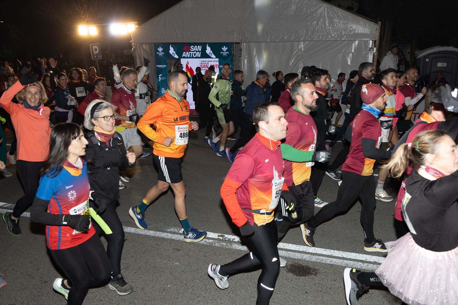 Encuéntrate en la salida de la Carrera de San Antón 2026, en imágenes (3)