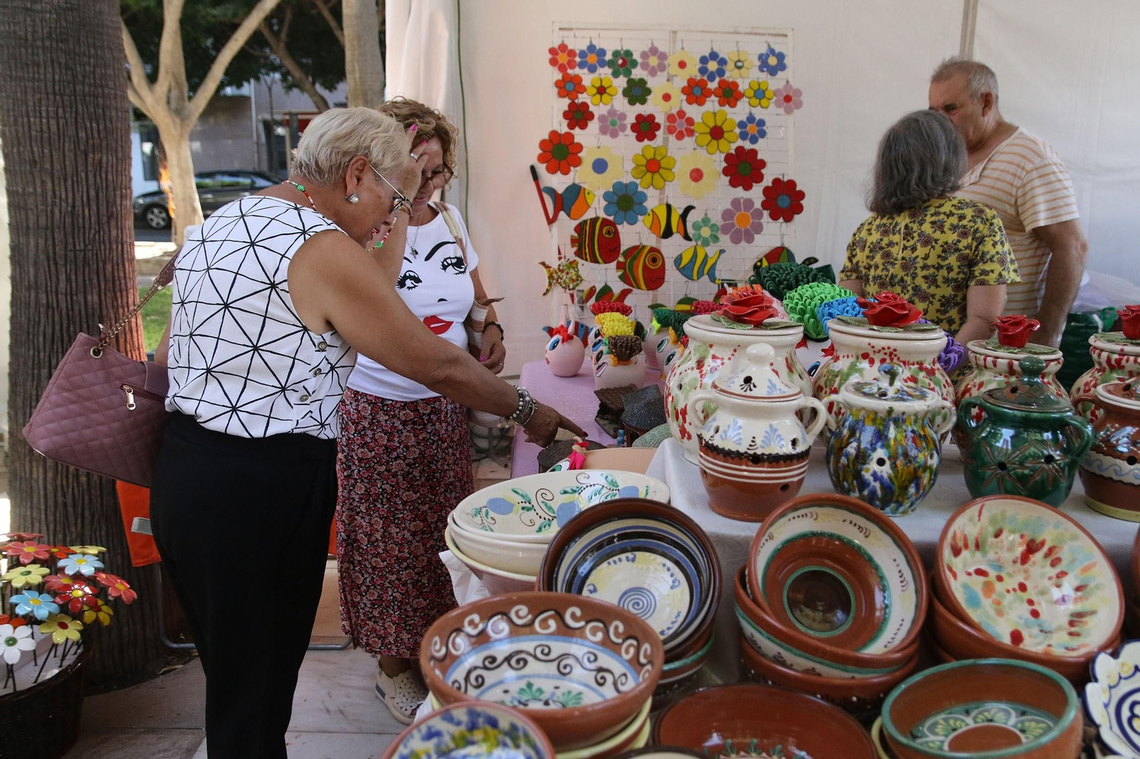 Feria de Alfarería en la Avenida Federico García Lorca.