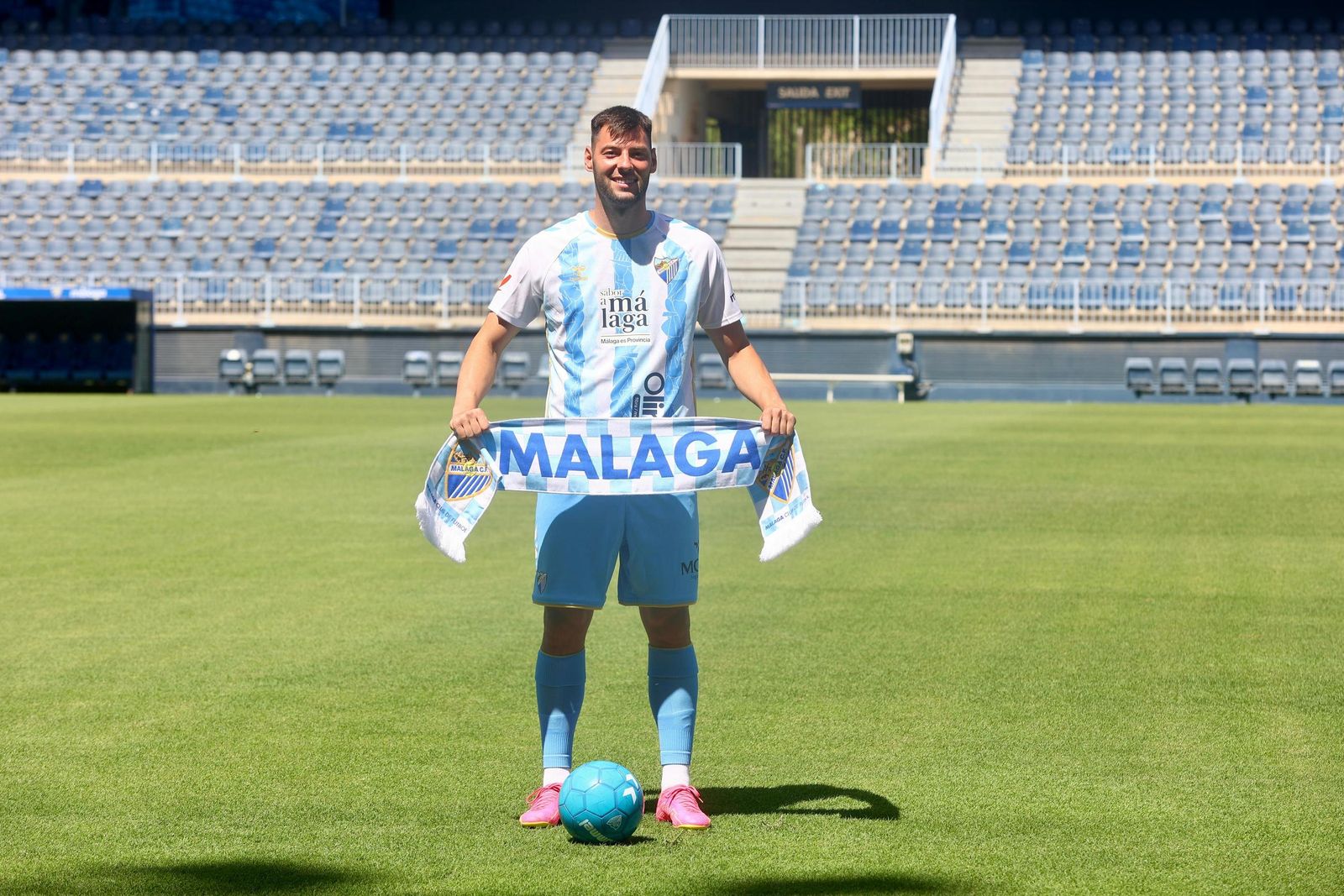 Roko Baturina, así luce el 9 del Málaga CF