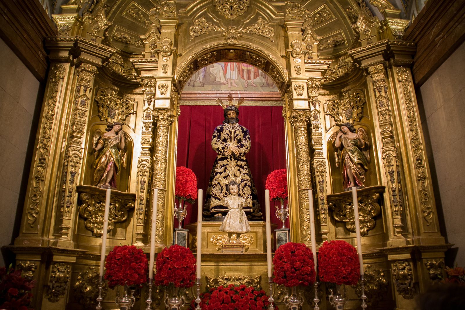 La Macarena se viste de blanco para la Pascua de Resurrección
