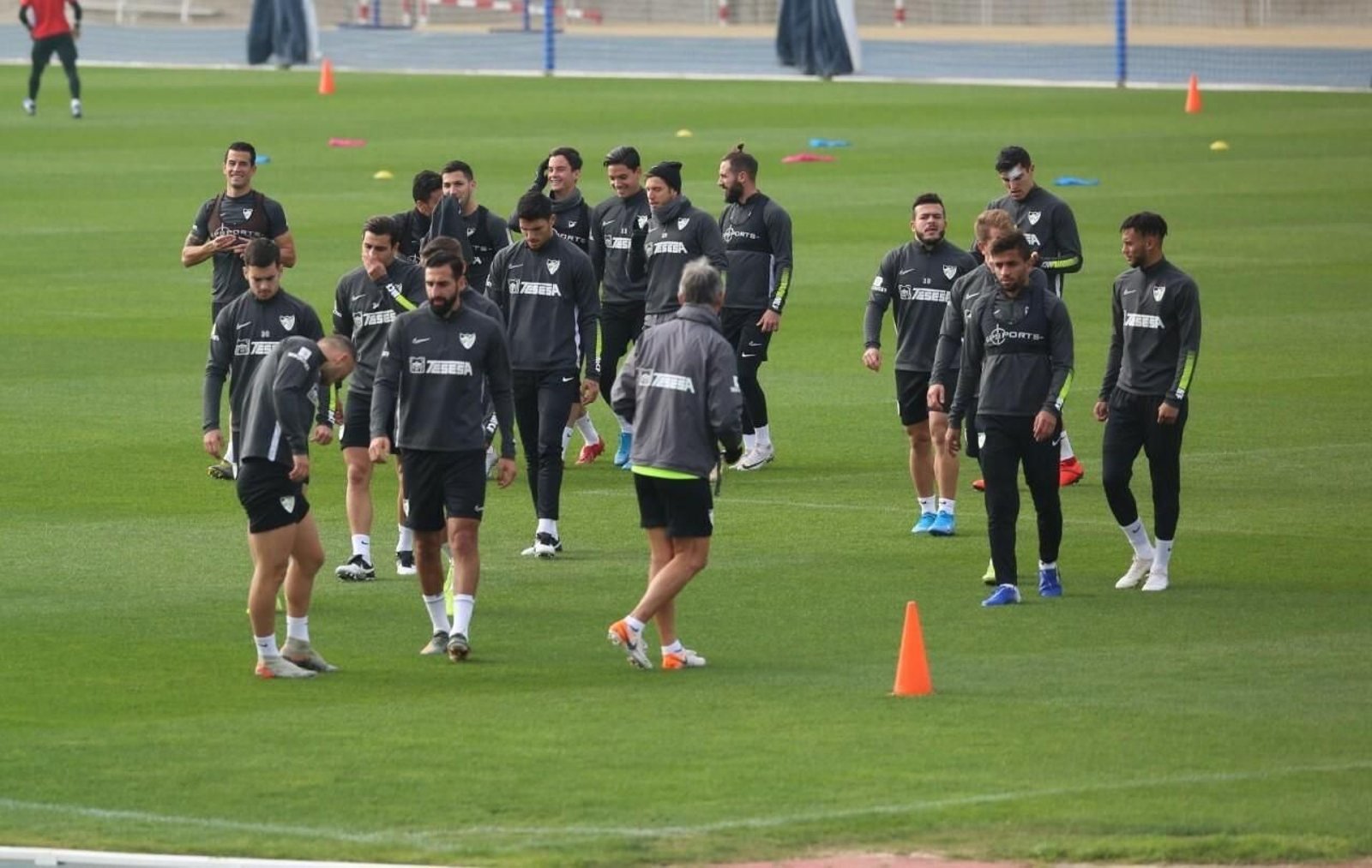 El Málaga se entrena sin Víctor