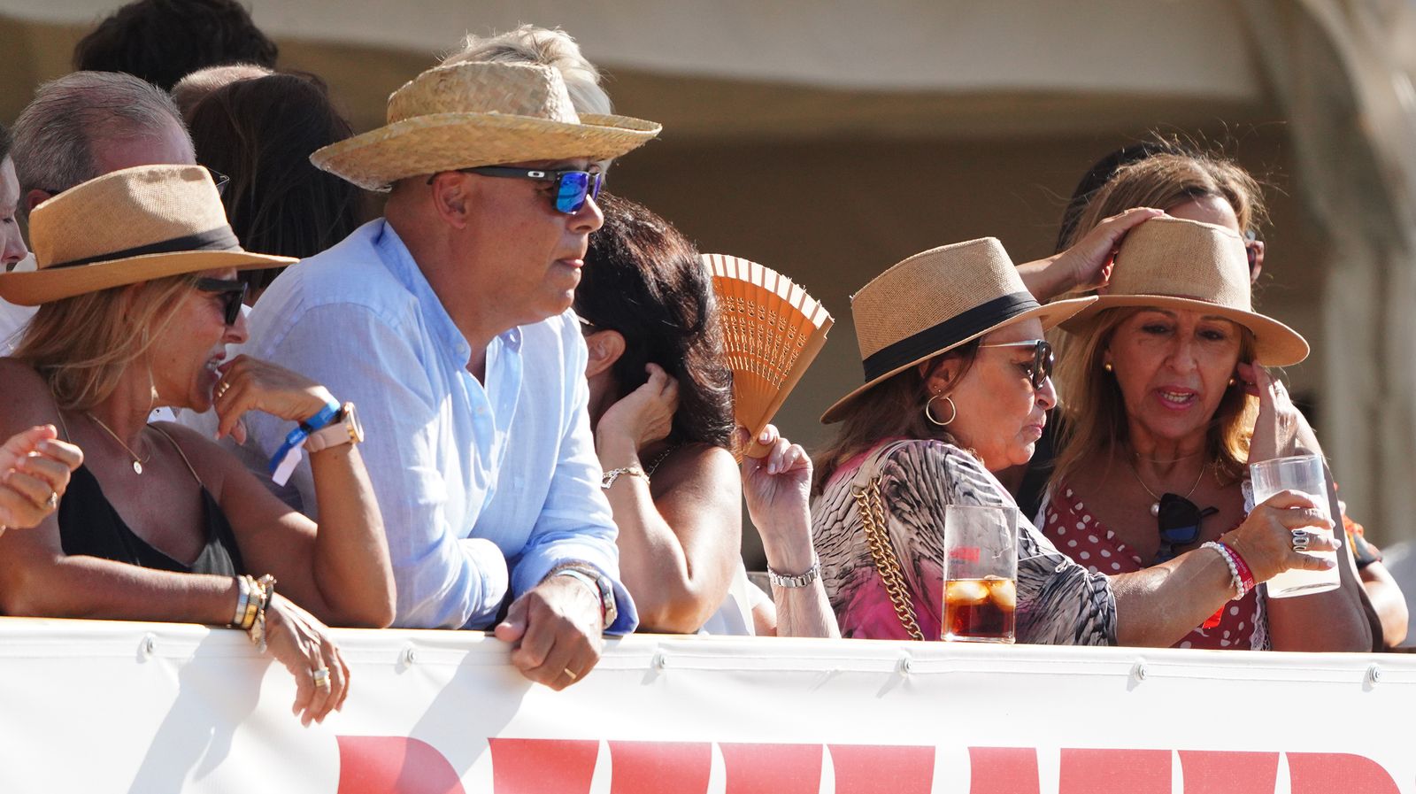 Búscate en las Carreras de Caballos de Sanlúcar