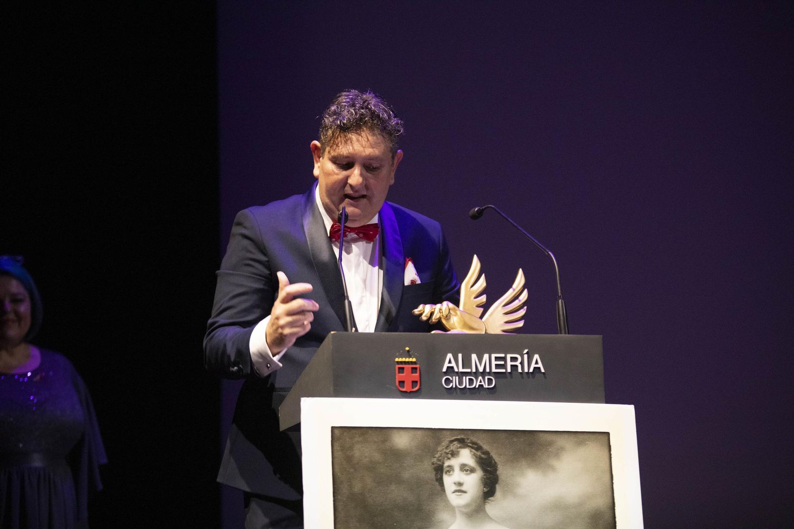 El estreno en Almería del largometraje documental "Concha Robles", en imágenes