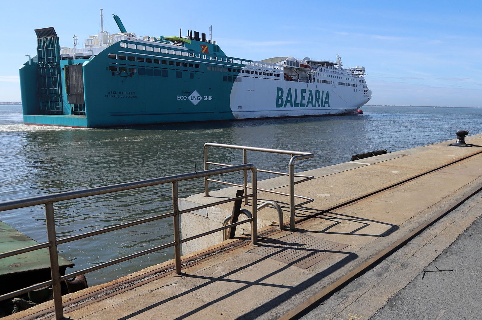 Imagen de la inauguración de la ruta de Baleària en el Muelle Sur.