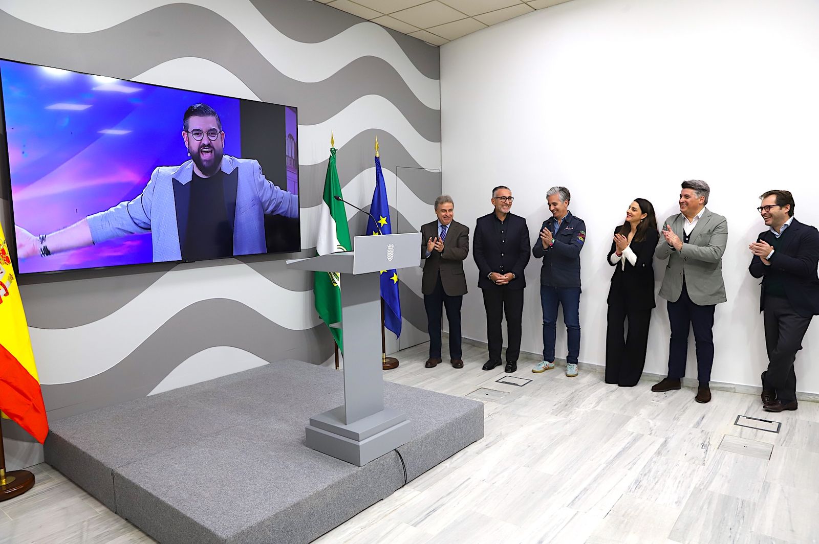 Presentación de la III Gala de la AXIO, con Manu Sánchez a través de un vídeo.