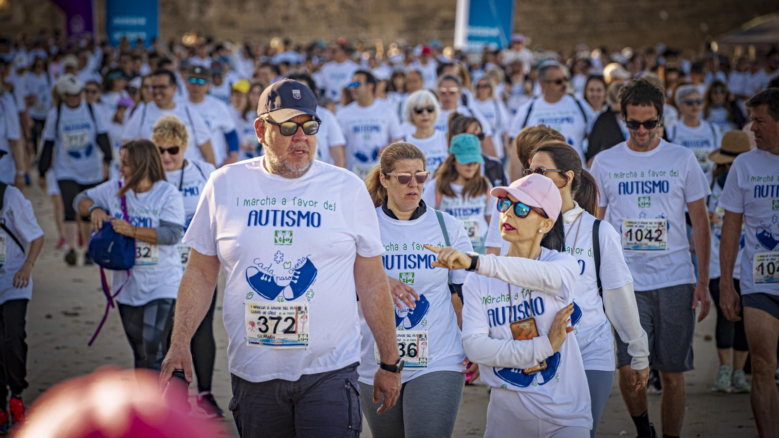 Búscate entre las imágenes de la  ‘I Marcha a favor del autismo’ en Cádiz