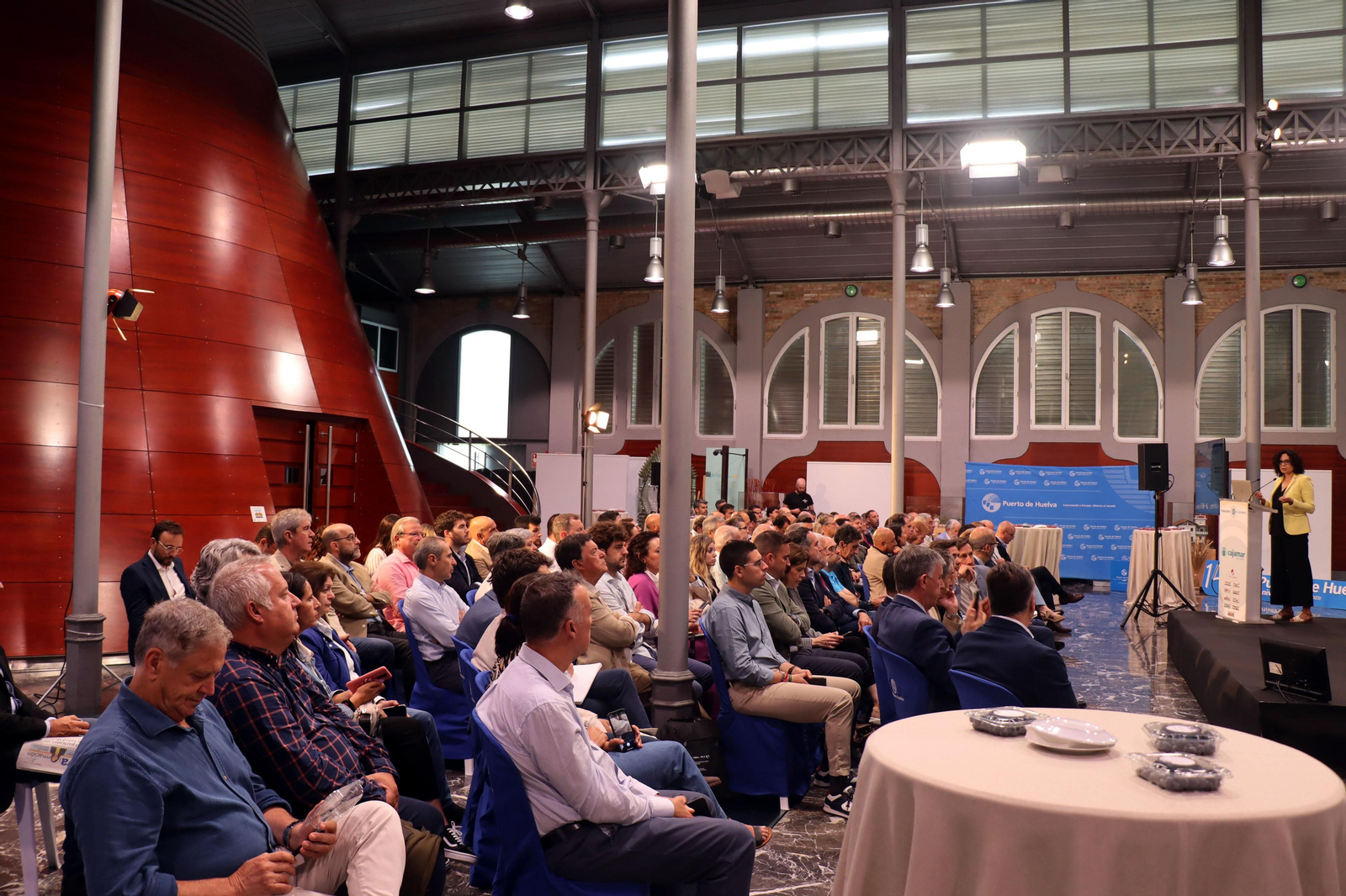 Las imágenes en el Desayuno-Coloquio del Grupo Joly "Competitividad innovación y eficiencia el sector de los frutos rojos ante el reto de la sostenibilidad"