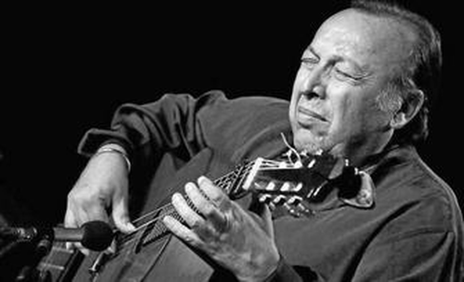 El guitarrista y compositor jerezano Paco Cepero, durante una de sus actuaciones.