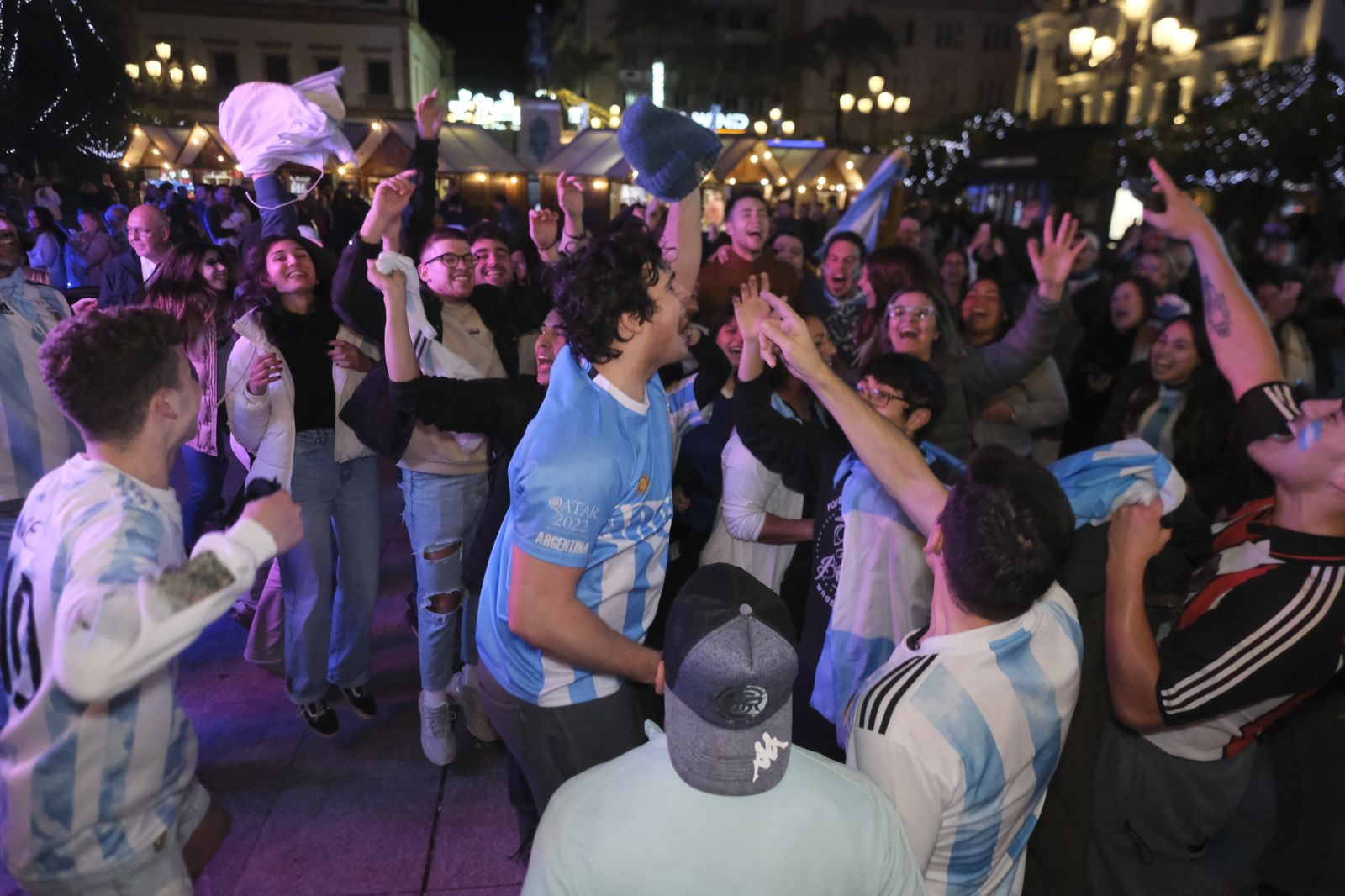 La celebración en Córdoba de la victoria de Argentina en el Mundial de Qatar, en imágenes