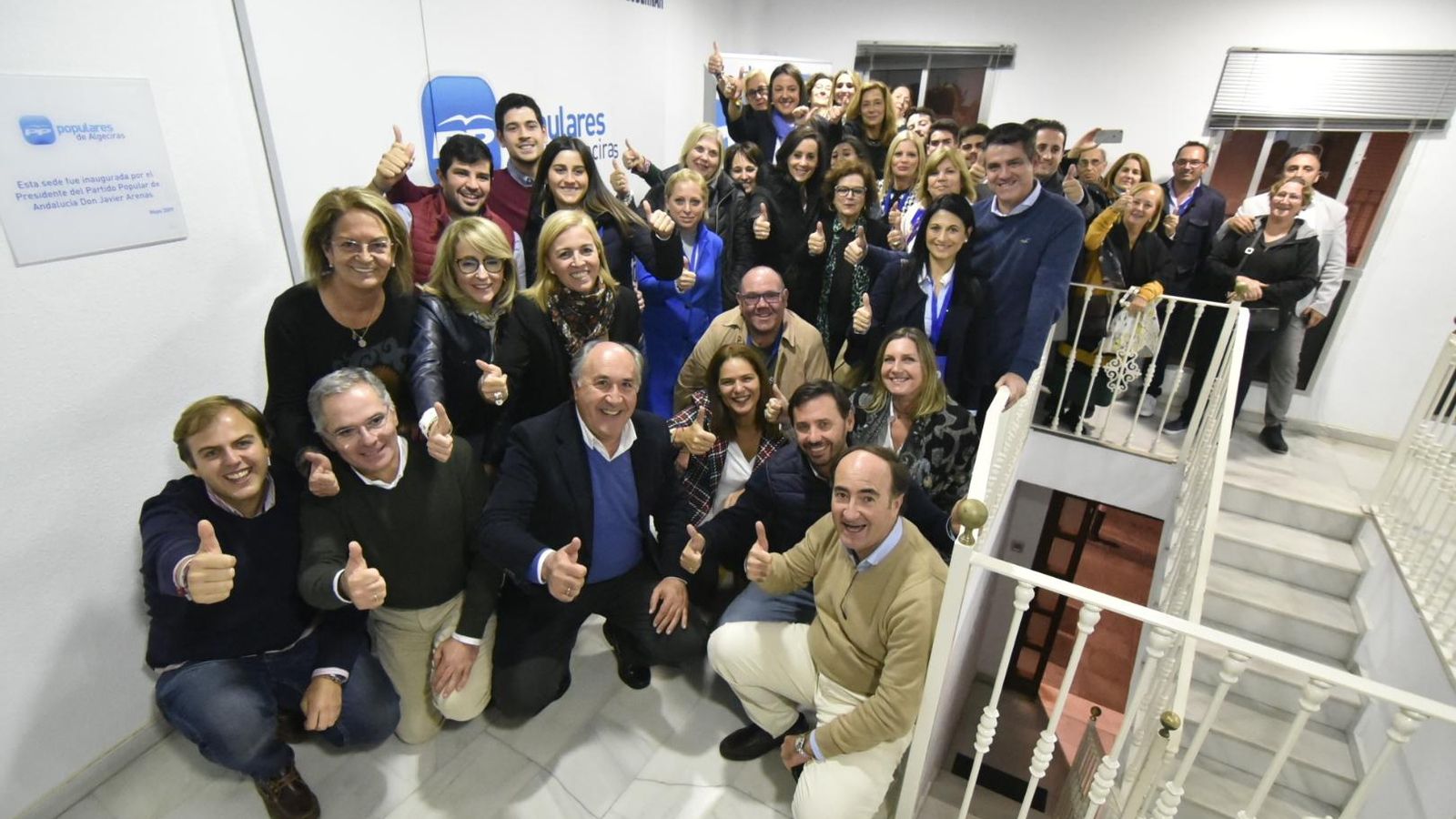 El PP de Algeciras en su sede tras conocer los resultados