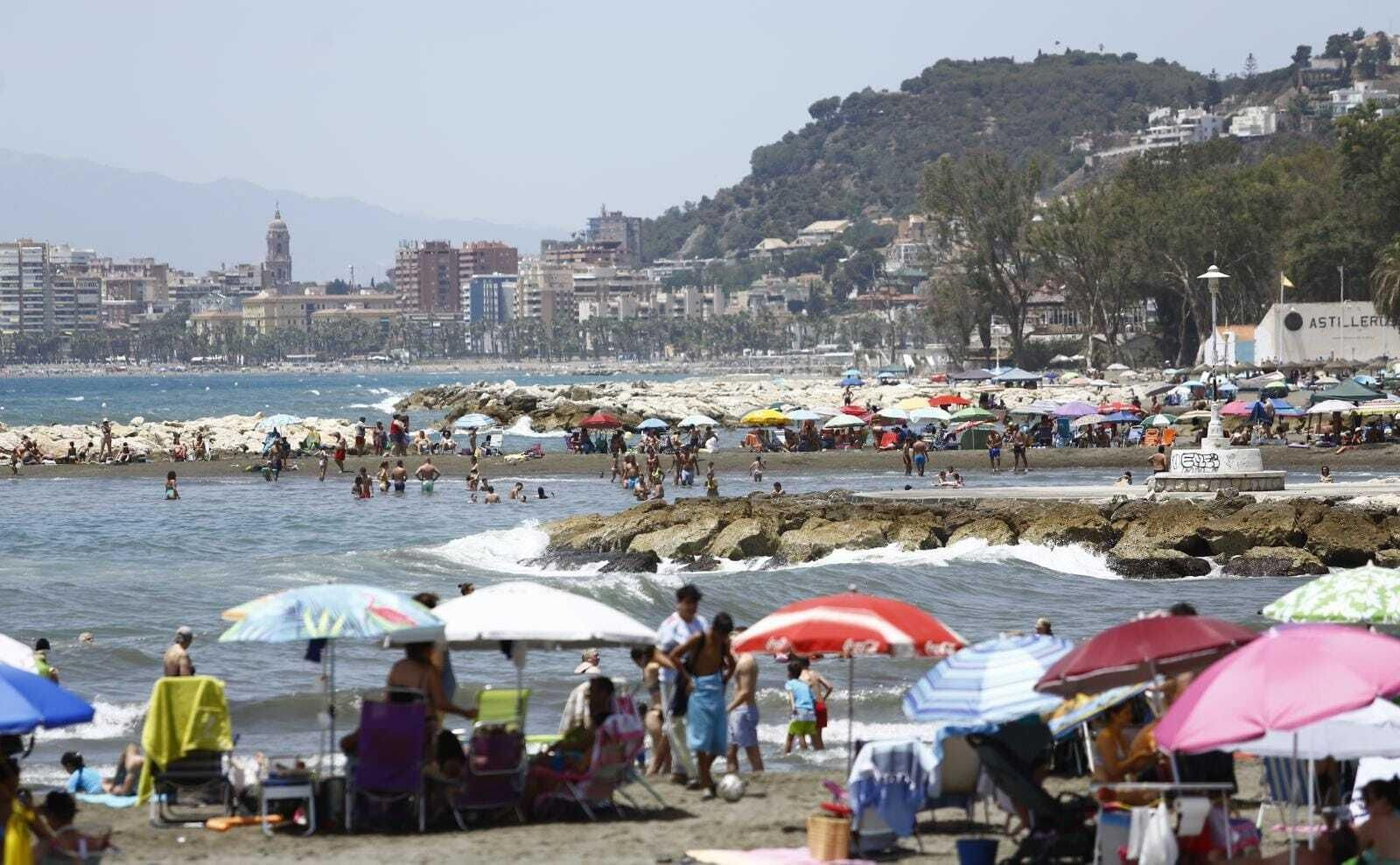 Fotos: Playas llenas en Málaga, en plena jornada electoral