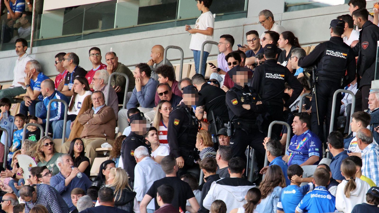 Bronca y tensión al final del Xerez DFC-Recreativo Granada
