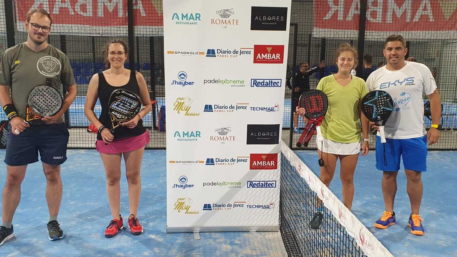 Mark Rossien, Julia Fernández vs. Marta Barrera y Agustín Rivero.