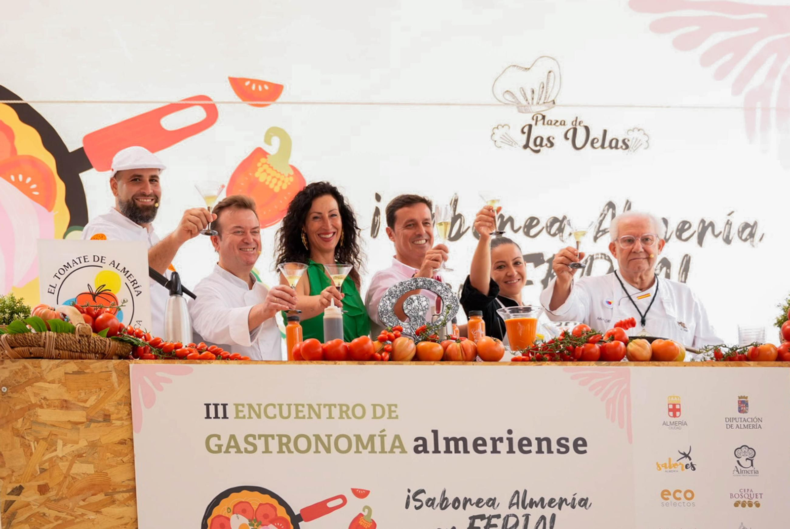 La Cofradía del Tomate y la semifinal del concurso gastronómico de la Feria de Almería, en imágenes