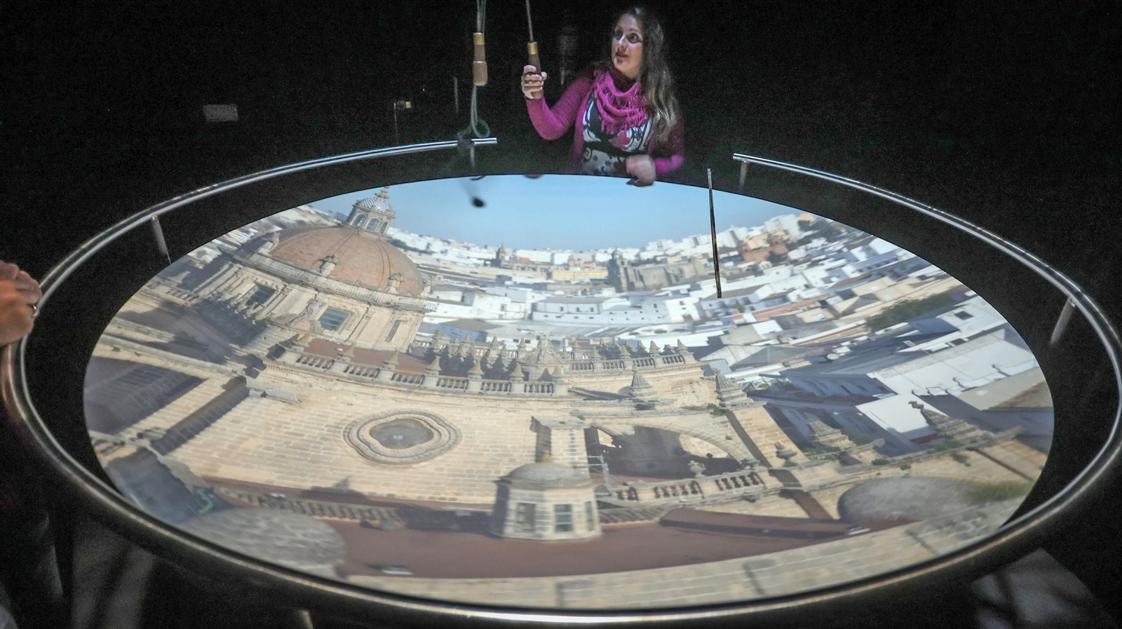 Así es por dentro la Cámara Oscura de Jerez