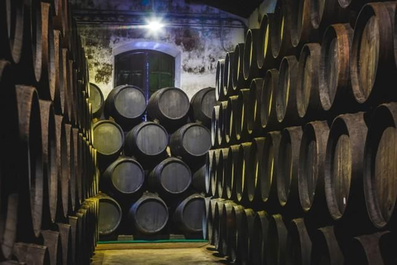 Una vista interior de la bodega jerezana Sánchez Romate. Una vista interior de la bodega jerezana Sánchez Romate.