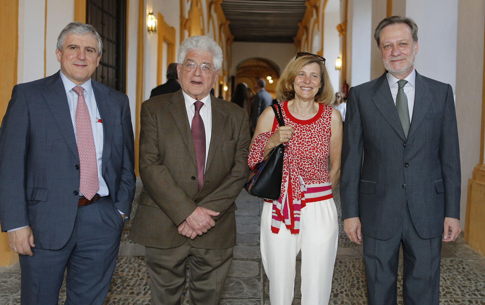 El médico e investigador José López Barneo, los catedráticos Enrique Cerdá y Miguel Ángel de la Rosa y Elisabeth Pintado.