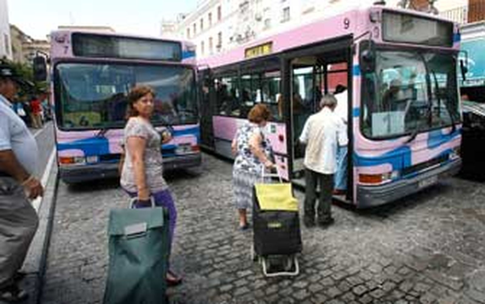 La plantilla de Cojetusa amenaza con una nueva huelga de autobuses