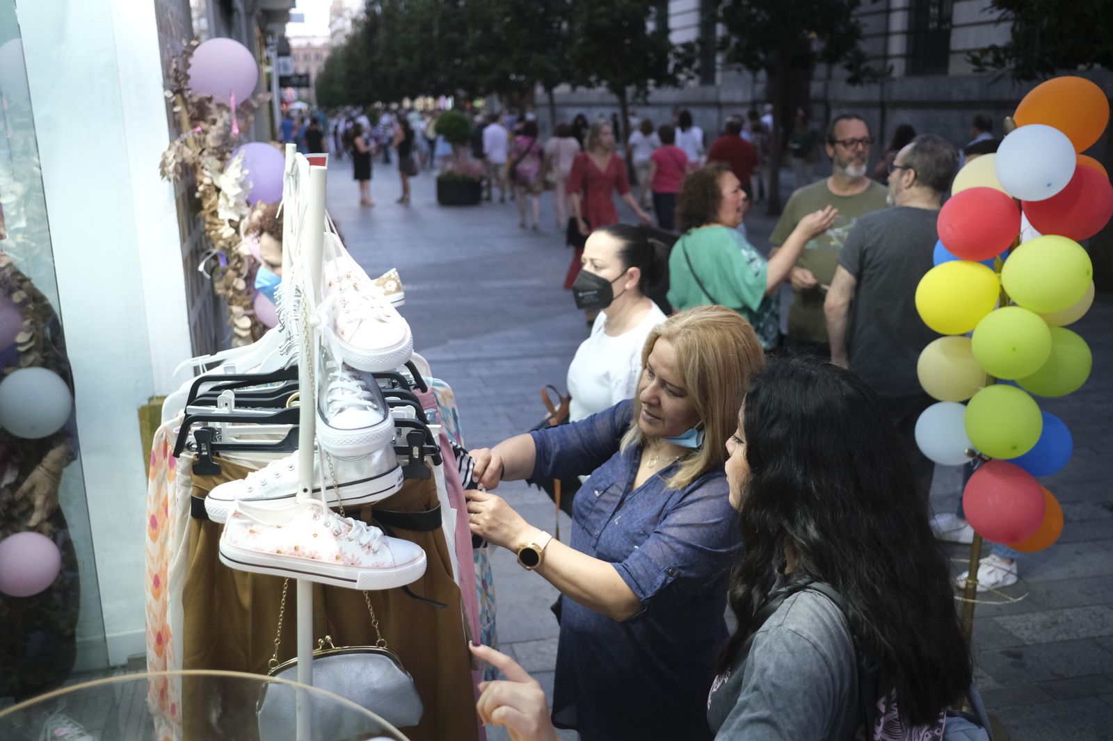 La novena edición de la Shopping Night de Córdoba, en imágenes
