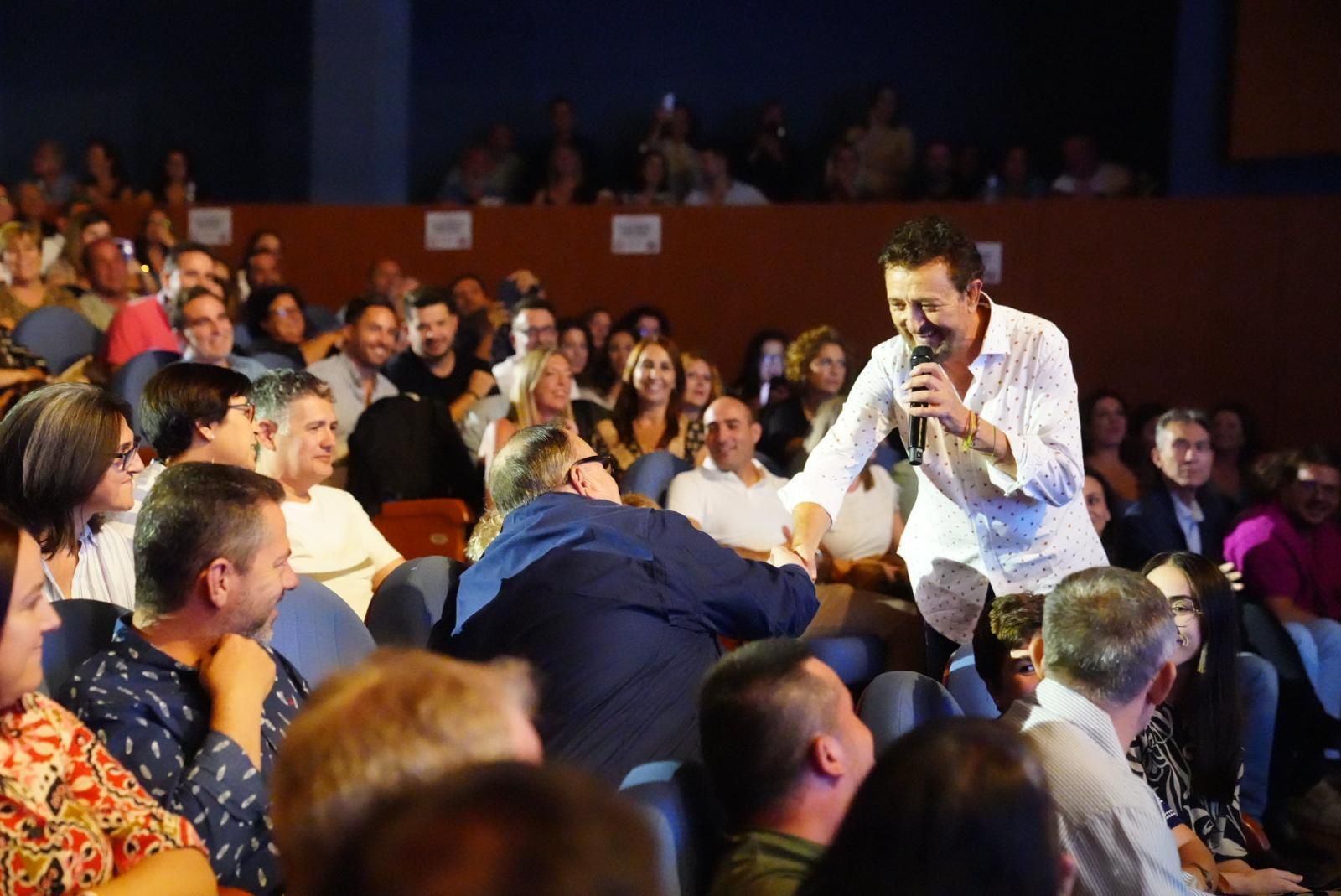El concierto de Manolo García en el teatro El Silo de Pozoblanco, en fotografías