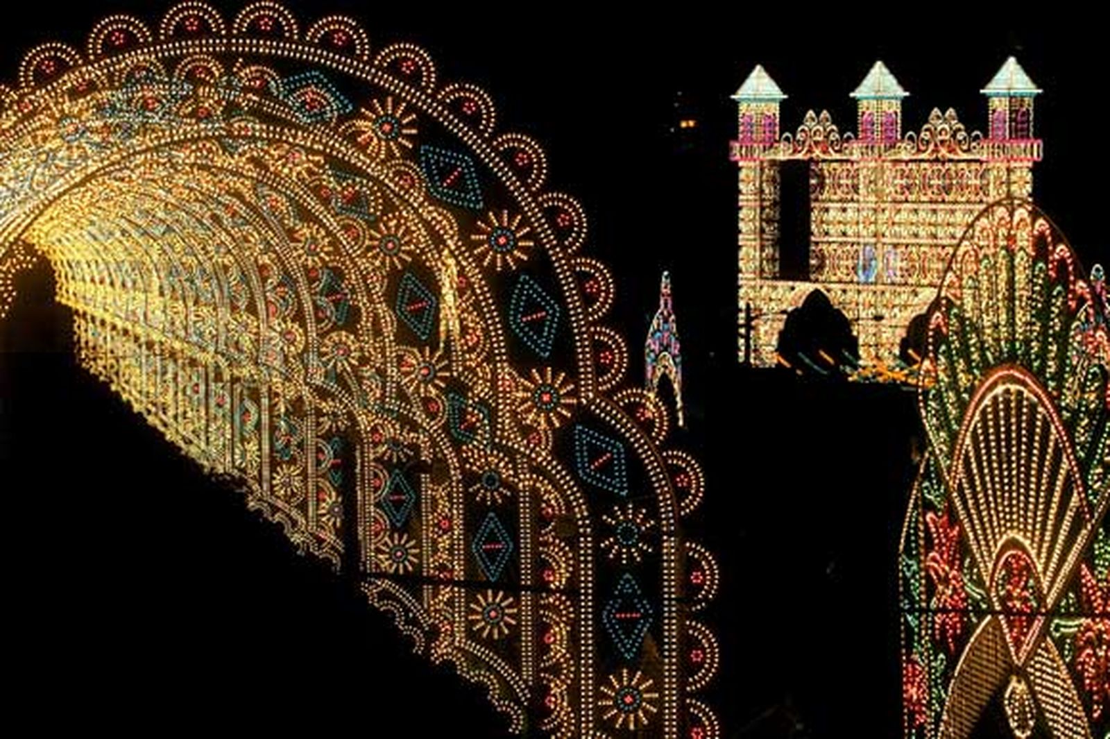 Imagen de la feria al caer la noche

Foto: Vanessa Perez/J.M.Q.