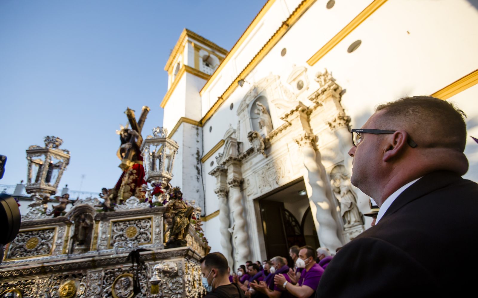 El Nazareno de Chiclana sale en homenaje a su capataz.