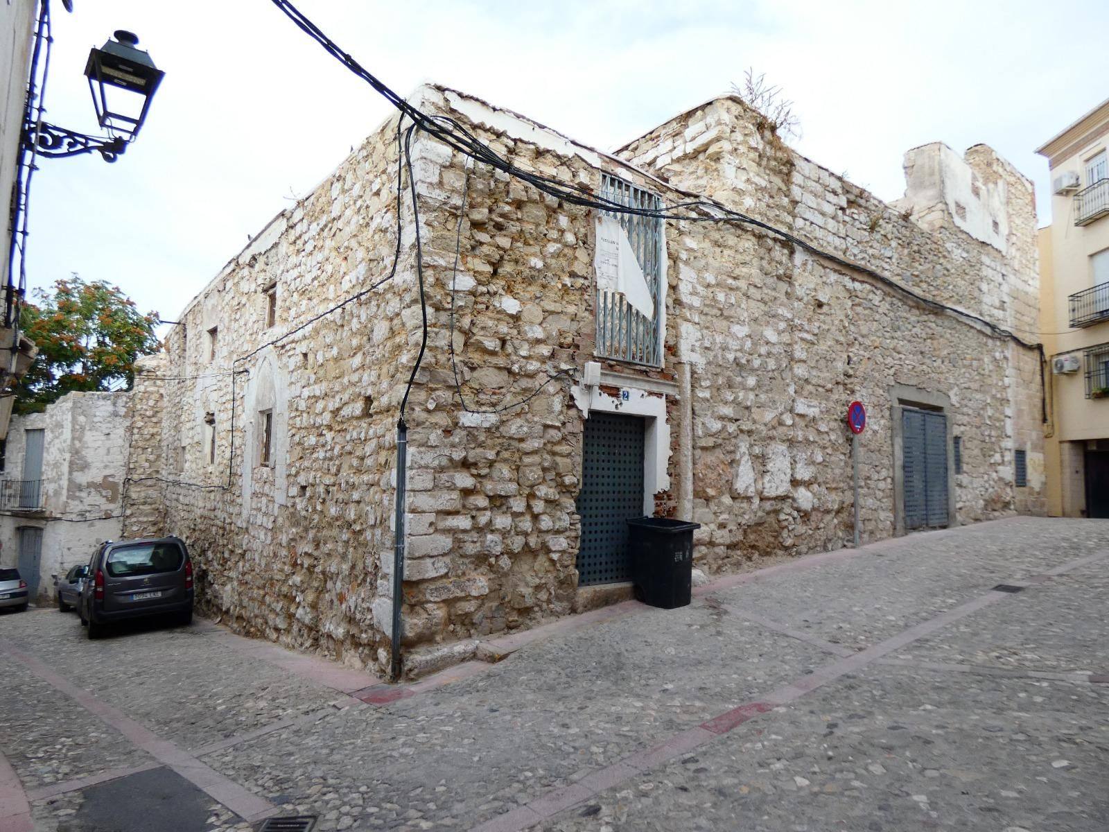 Así se encuentran los restos de la antigua iglesia de San Miguel en Jaén, en imágenes