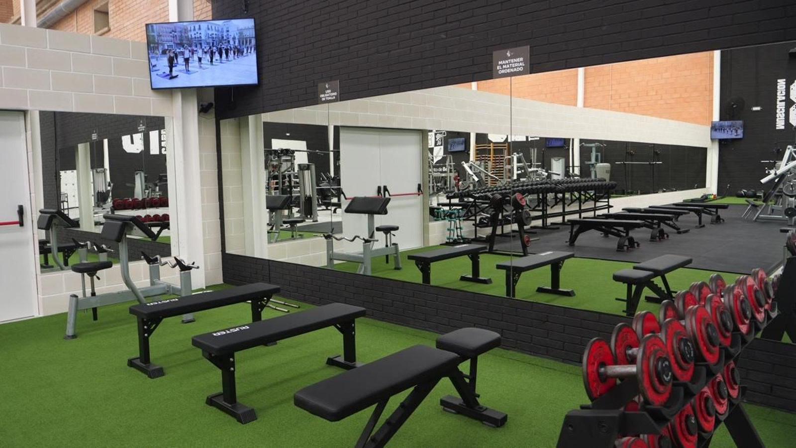 Inauguración del nuevo gimnasio del Pabellón de Deportes de Berja