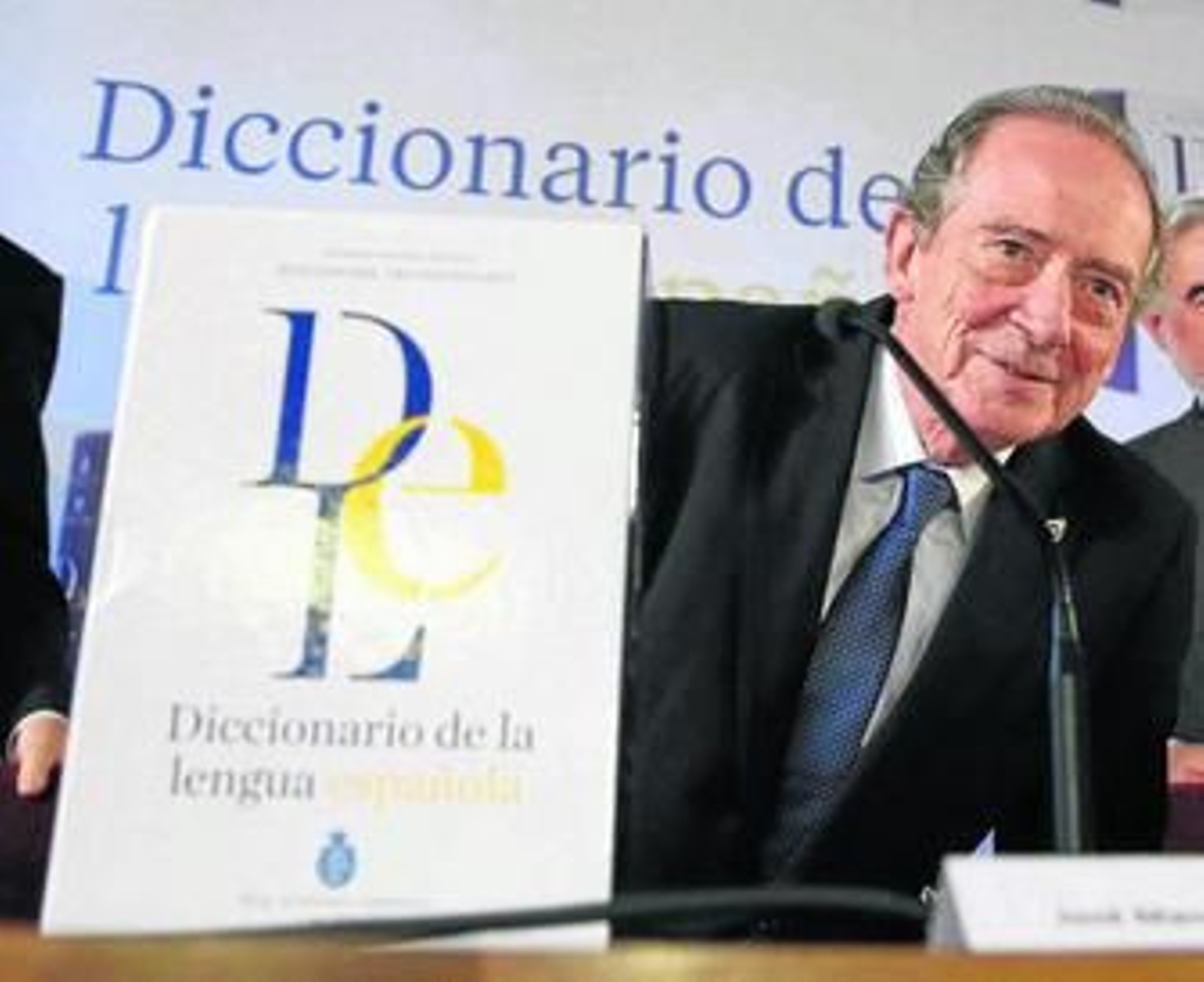 El director de la RAE, José Manuel Blecua, durante la presentación del Diccionario de la lengua.