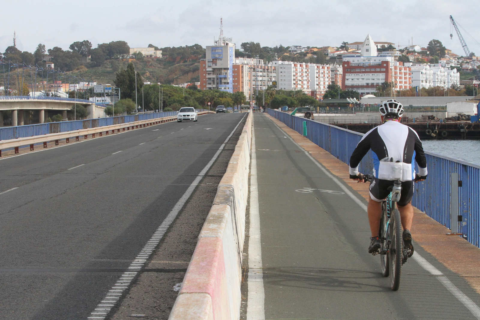 Imágenes del mal estado del puente Sifón.