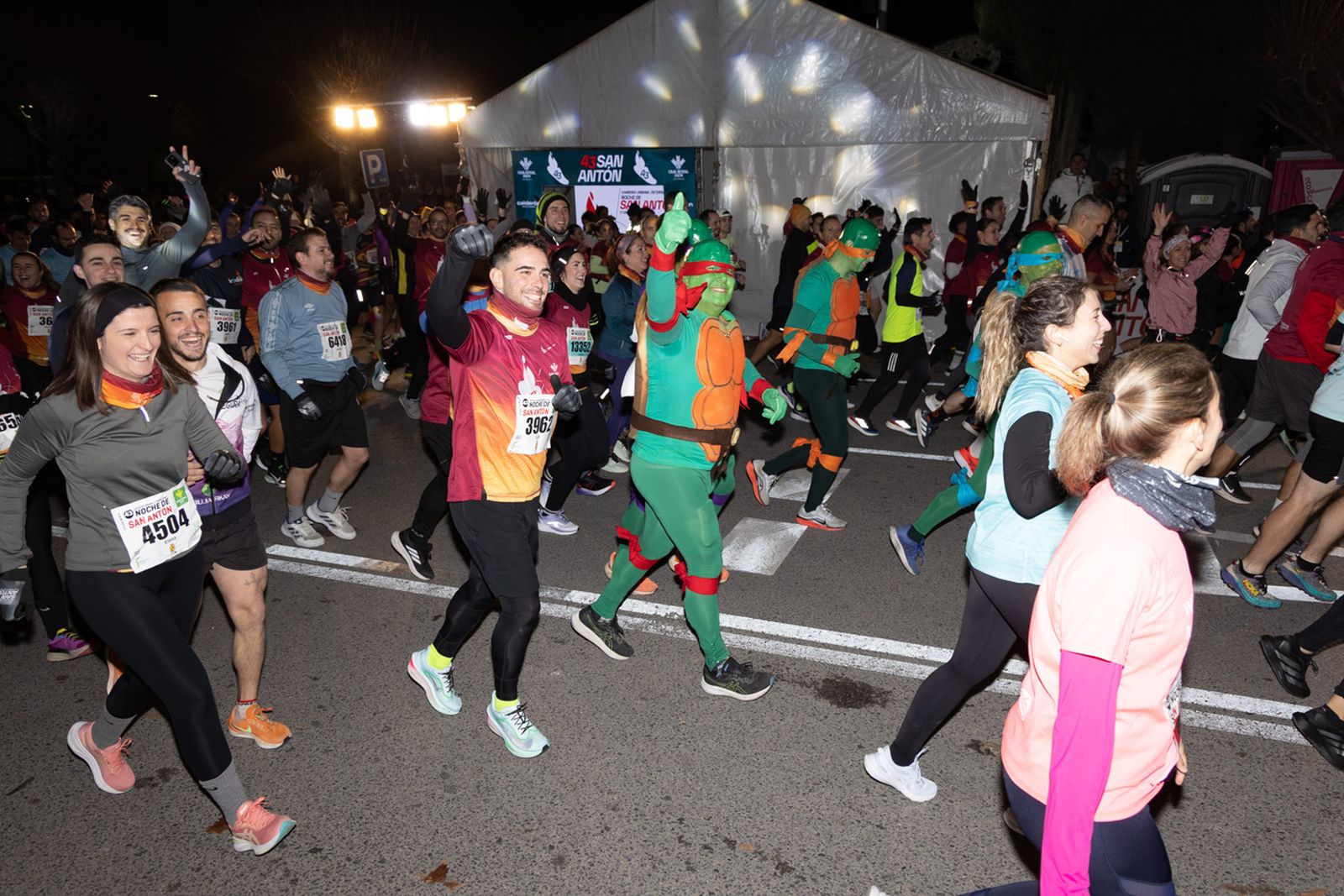 Encuéntrate en la salida de la Carrera de San Antón 2026, en imágenes (3)