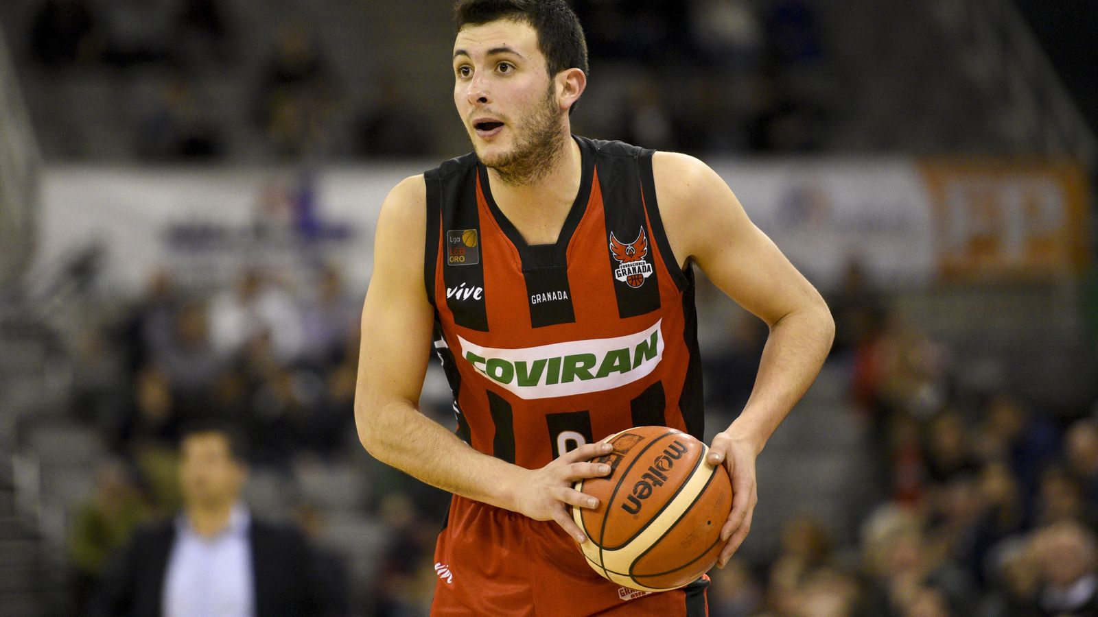 Xabi Oroz estrenó la camiseta rojinegra