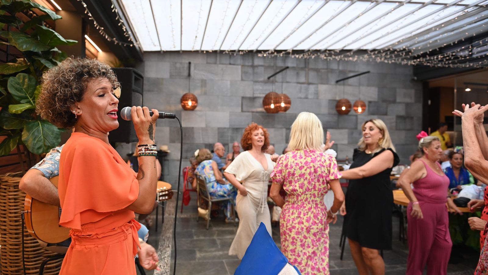 Actuación en directo en Hotel Molina Lario.