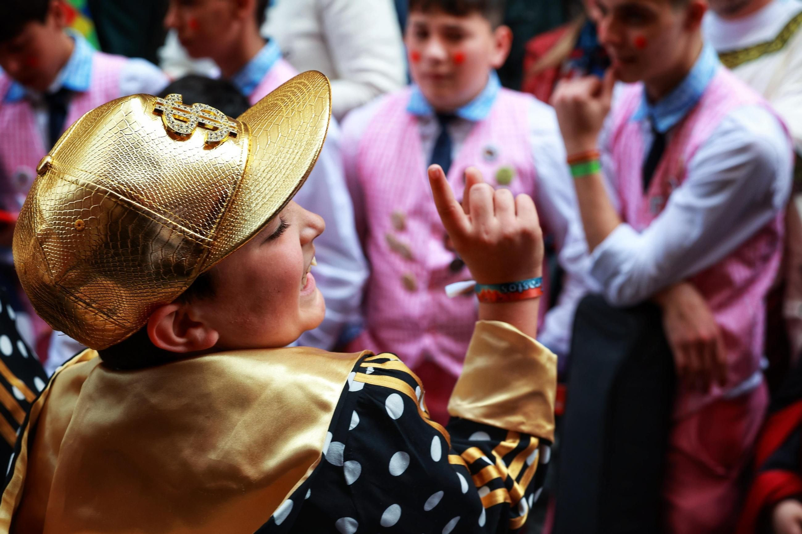 Las mejores imágenes del primer domingo del Carnaval de Cádiz