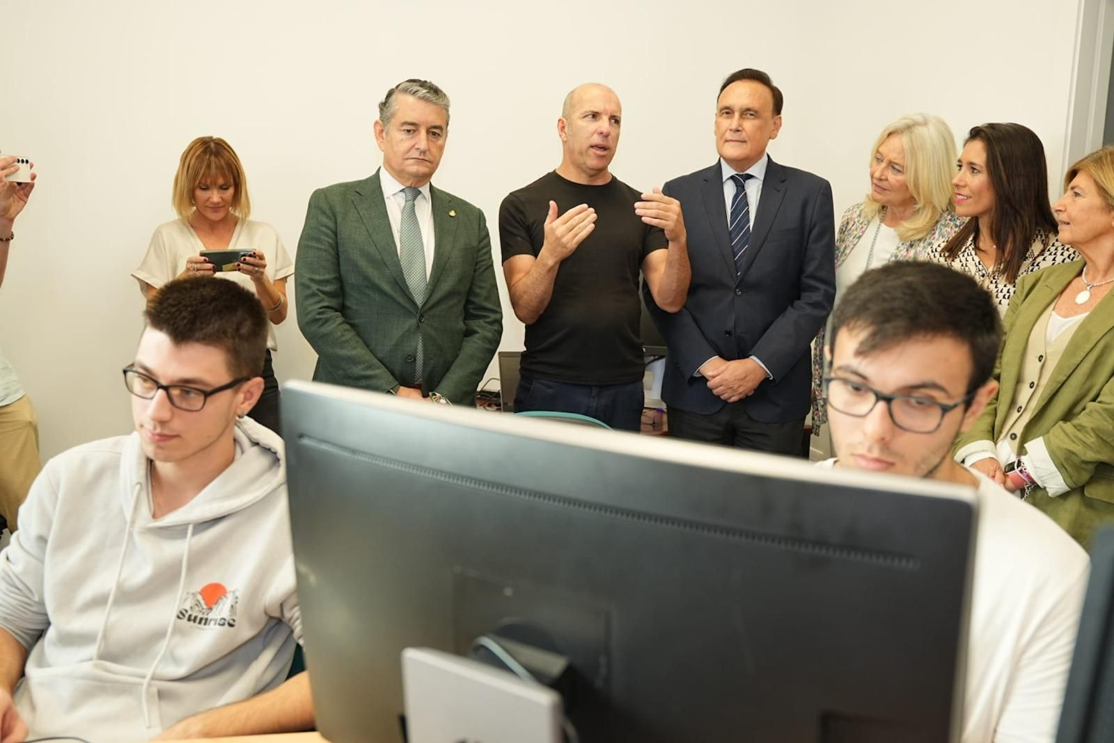 Antonio Sanz y Gómez Villamando en la inauguración de las instalaciones del CADE en Rota.