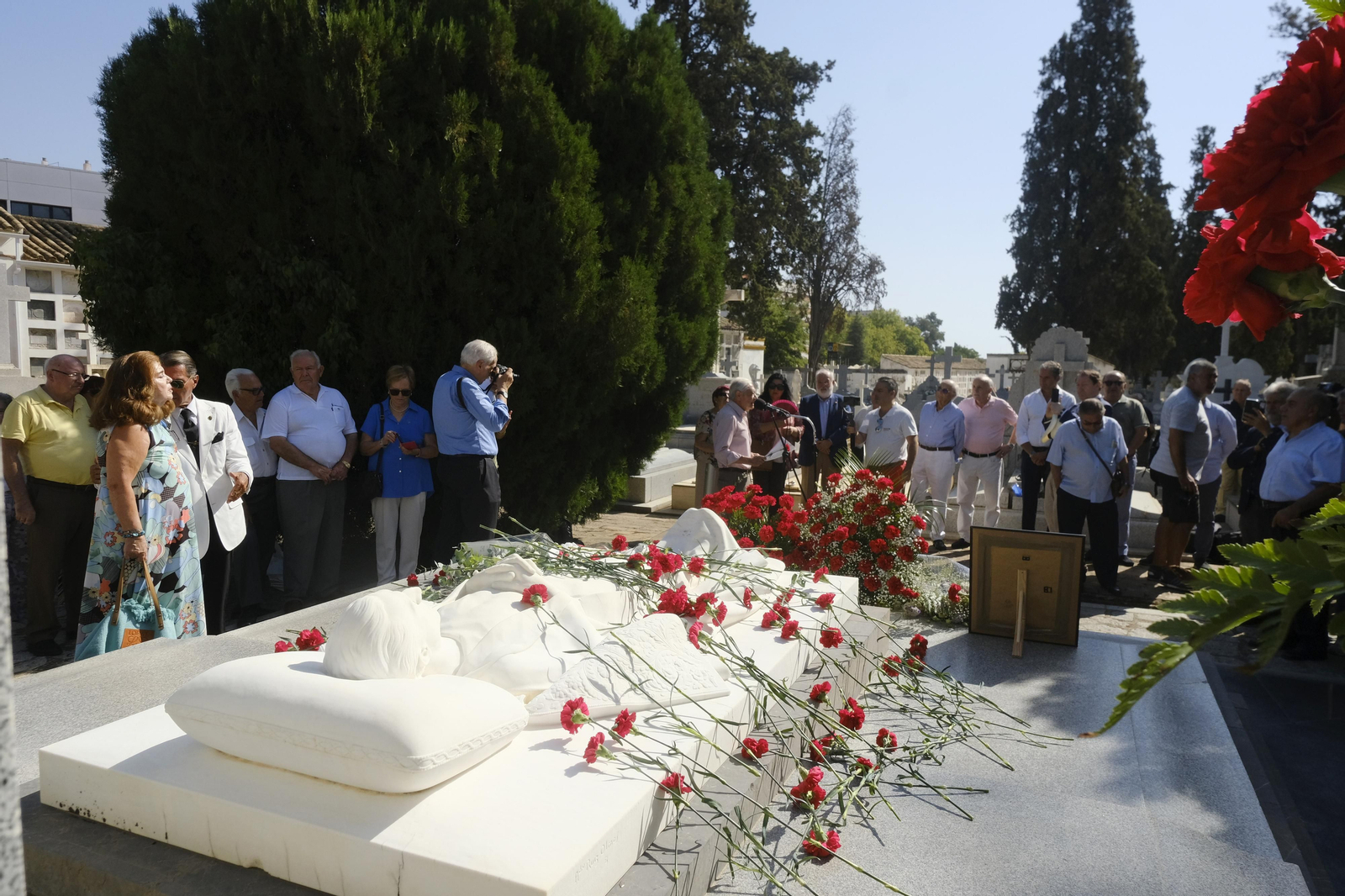 Córdoba recuerda a Manolete en el 75 aniversario de su muerte, en imágenes