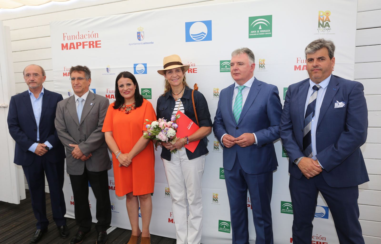 La Infanta Doña Elena asiste a varios talleres de prevención de la fundación Mapfre, en imágenes