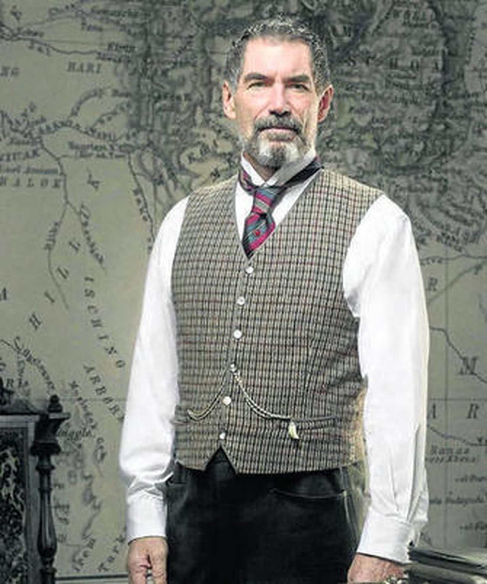 Timothy Dalton es uno de los protagonistas de la serie.
