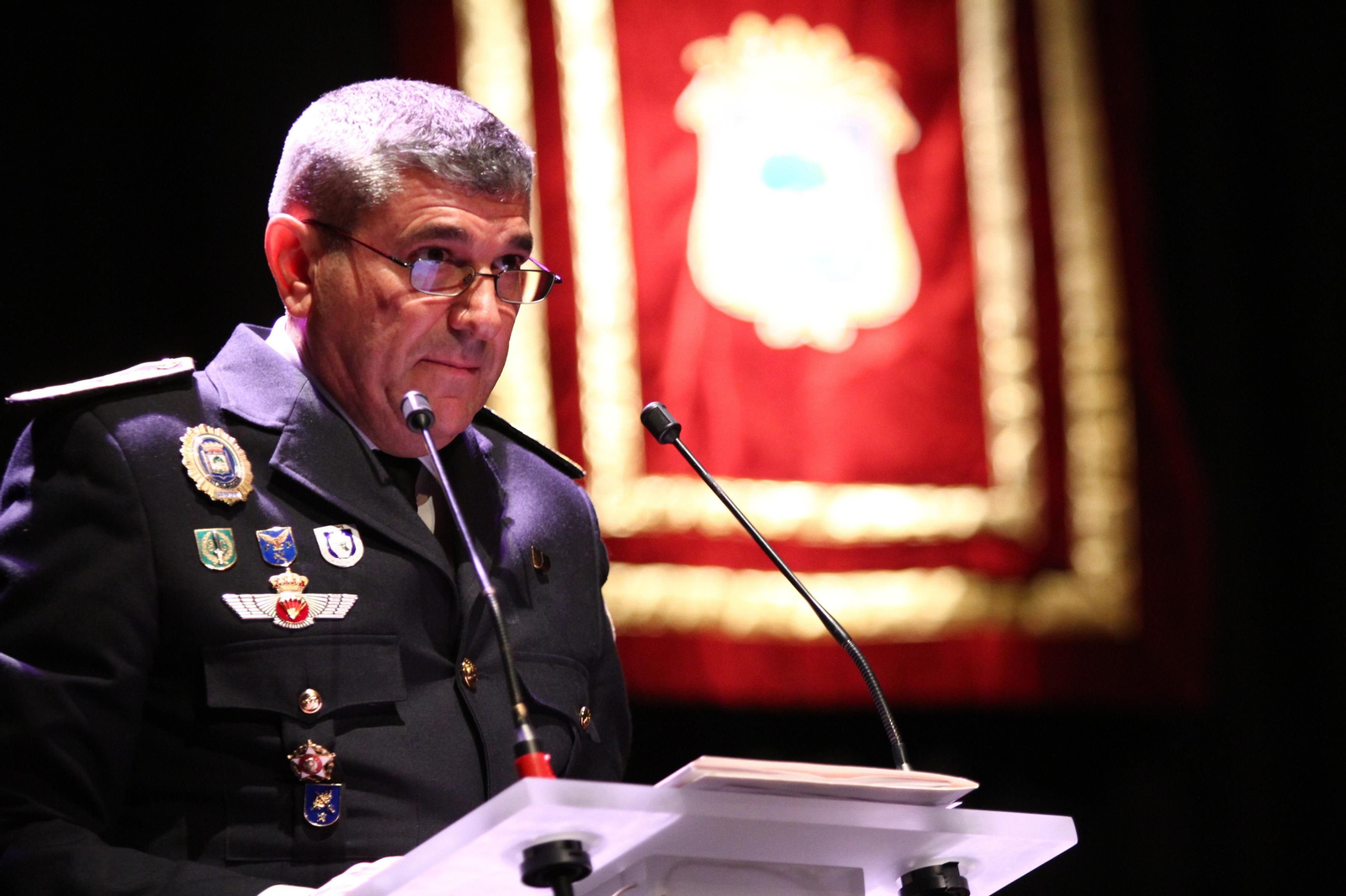 La policía Local entrega las medallas en el día de su patrón