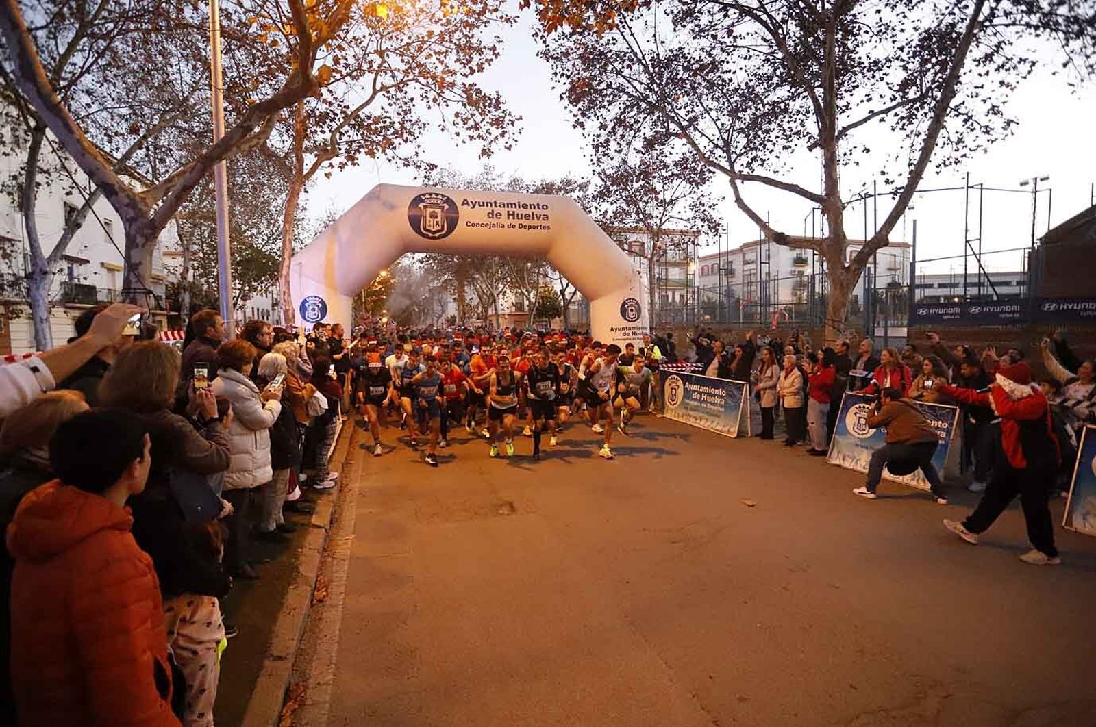 Imágenes de la carrera de San Silvestre en Huelva