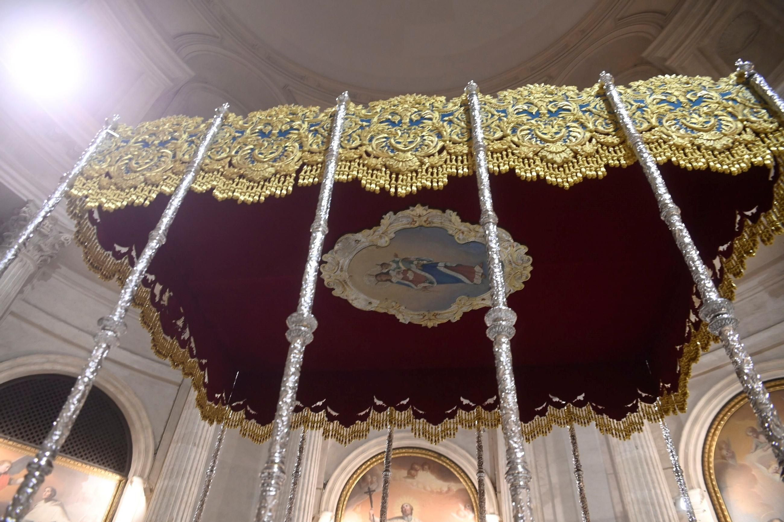 Las mejores fotos de la presentación del nuevo palio de la Virgen de la Piedad de Córdoba