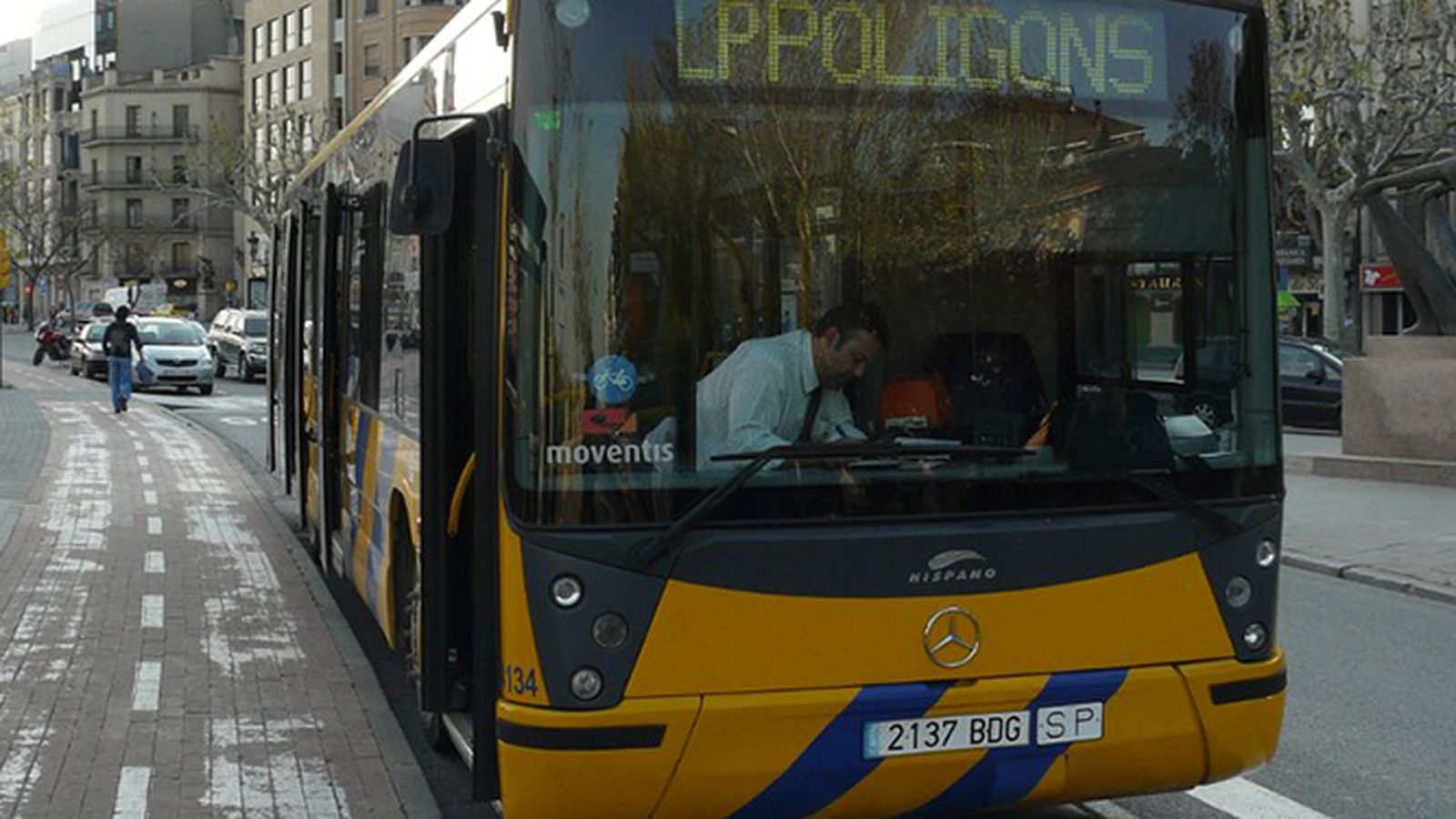 Imagen de archivo de un bus urbano de Lérida.