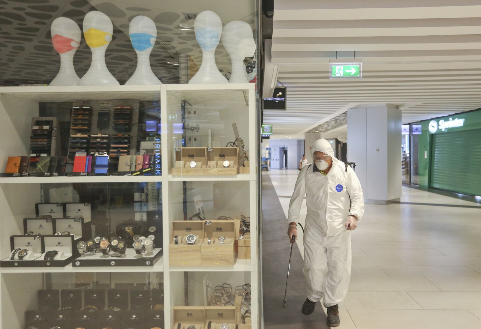 Las fotos de los centros comerciales de Málaga abiertos, en la fase 2 de la desescalada