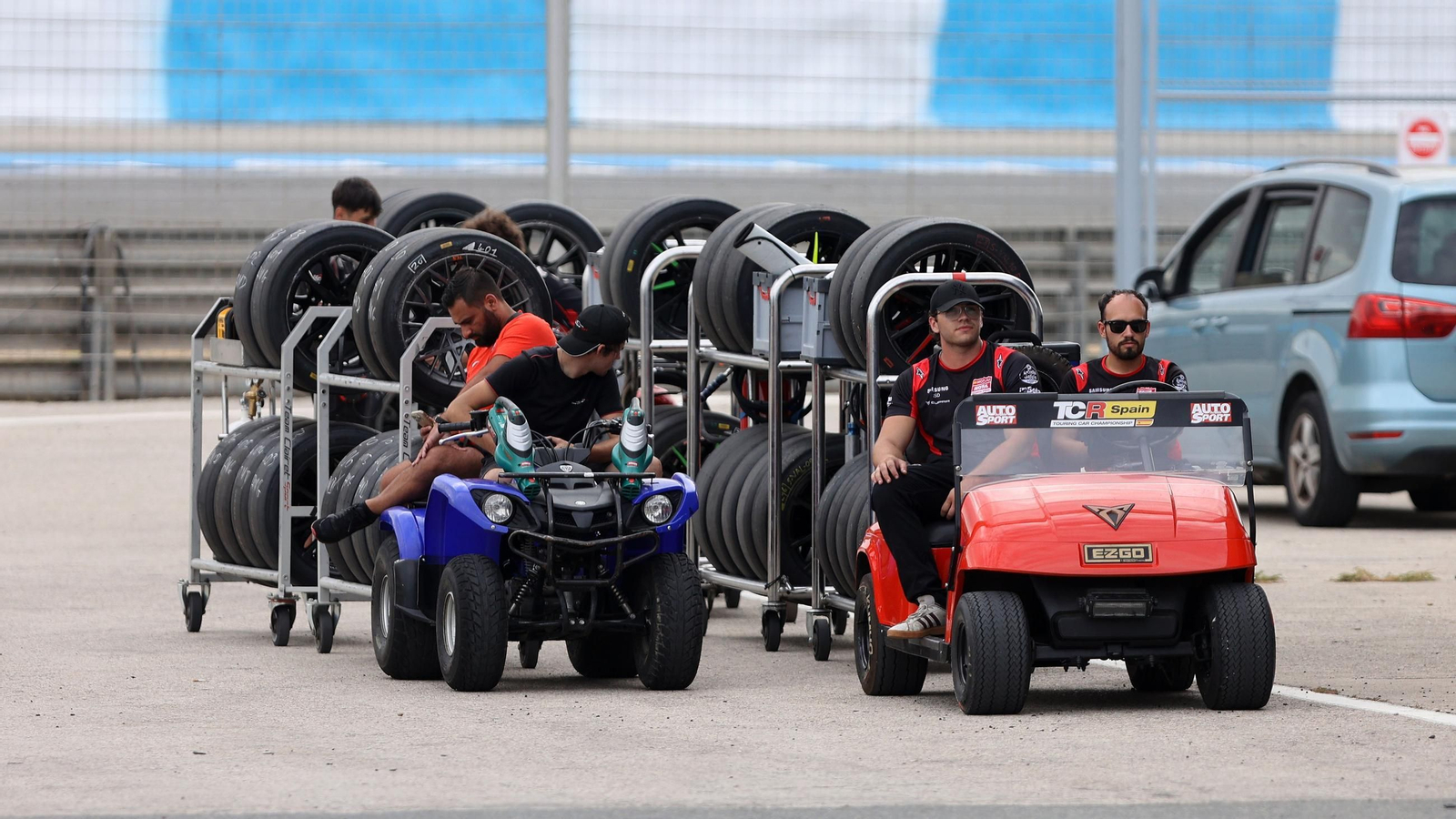 Imágenes del gran ambiente de fiesta en la Racing Weekend y el 40 aniversario del Circuito de Jerez