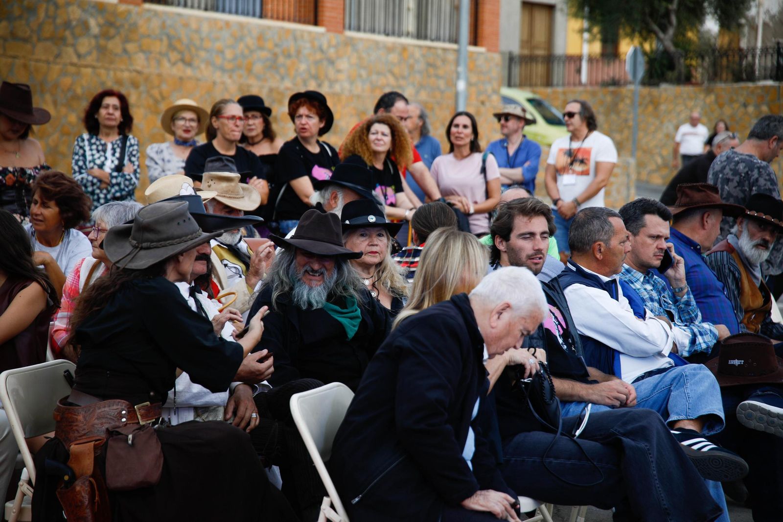 Descubrimiento de la silla del actor Fabio Testi en el Paseo de la Fama de Tabernas, en imágenes