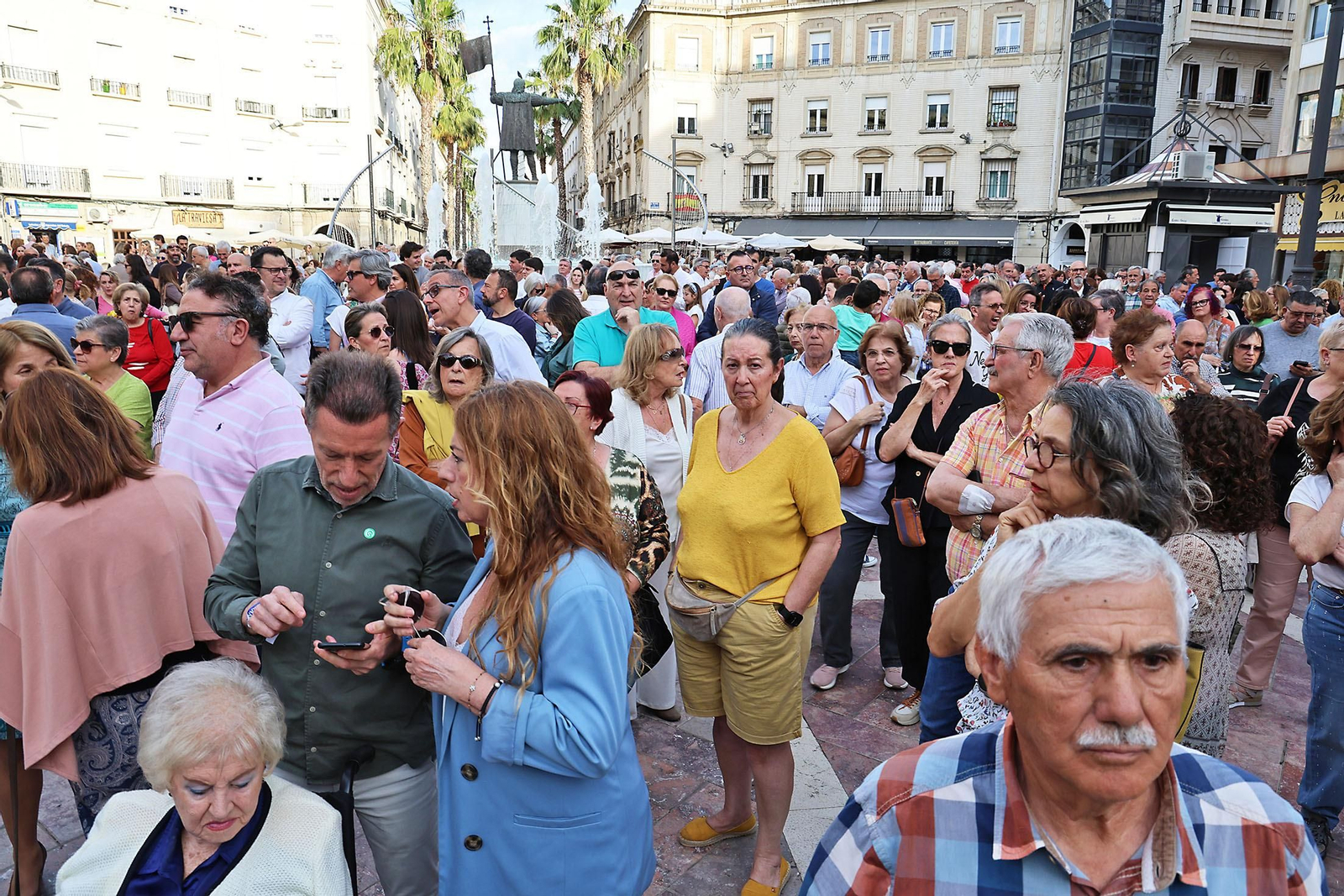 Imágenes de la concentración por las infraestructuras para Huelva